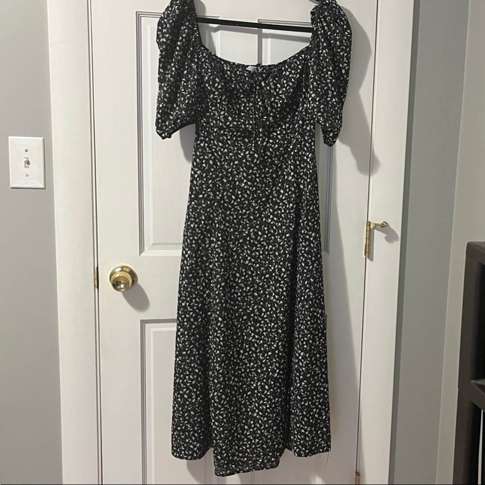 Elegant Black and White Floral Midi Dress